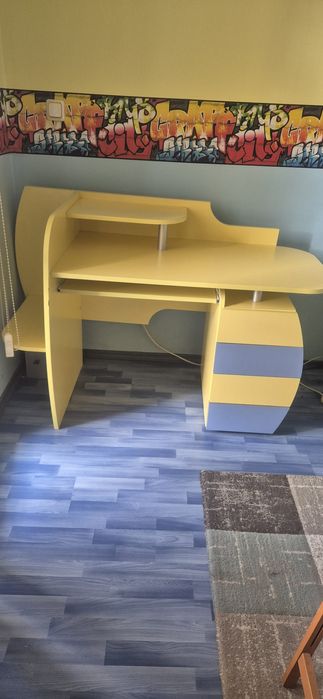 Продавам обзавеждане за детска стая