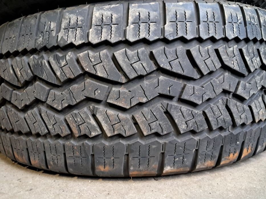 Anvelope second iarna 255 55 R20 Falken 7/7.7mm