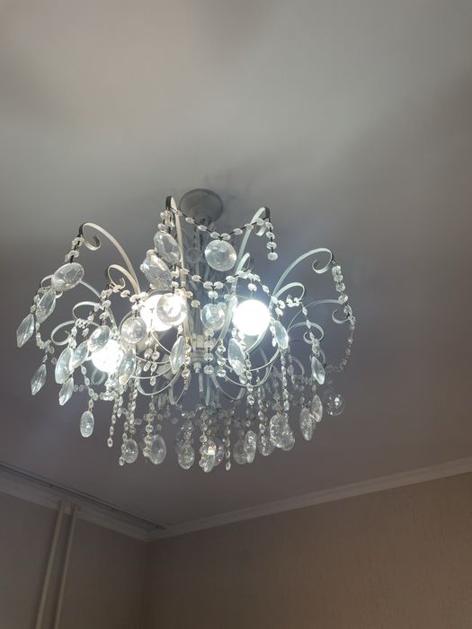 Продаю железную люстру