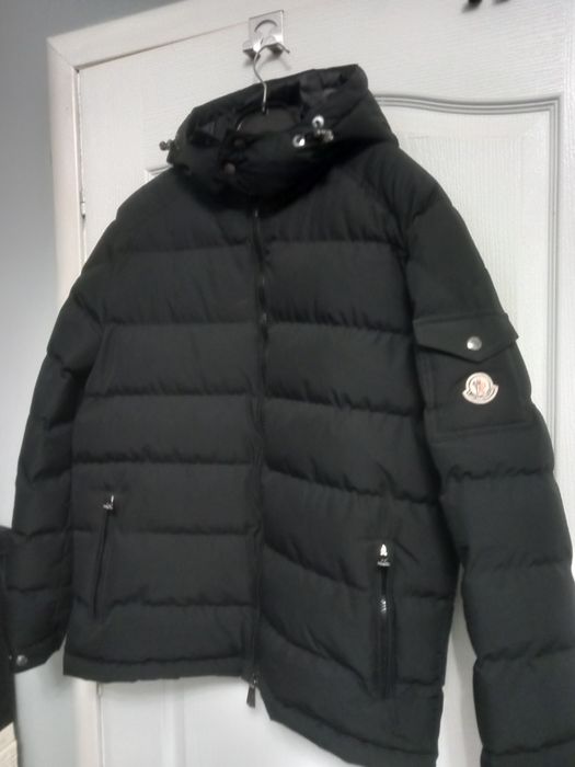 Jachetă moncler mărimea 3.(barbati)