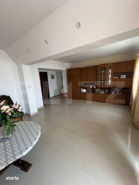 Apartament cu 4 camere, Campia Turzii, zona Centrala