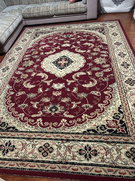 Продаётся 2 б/у коверы (кілем)