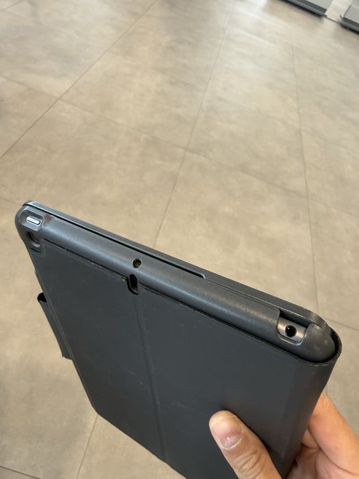 iPad 7 10.2” 32GB Cellular + tastatură