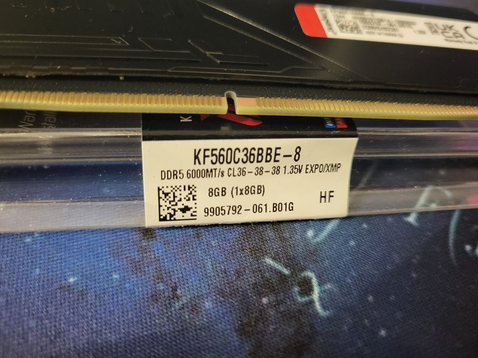 Vând 8gb DDR5 6000MT CL36 Kingston