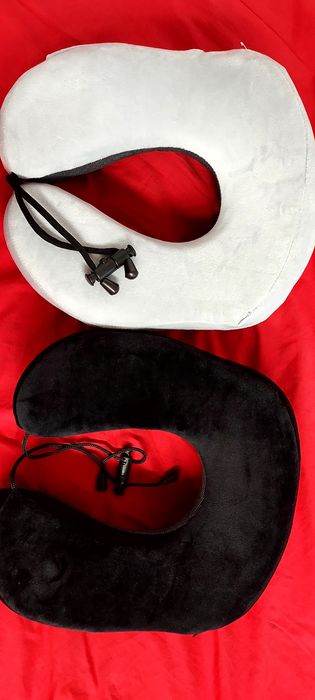 2 perne noi pentru călătorie,ambele 40 ron