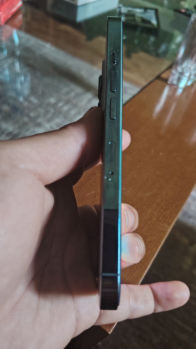 Продавам айфон 13 про като нов