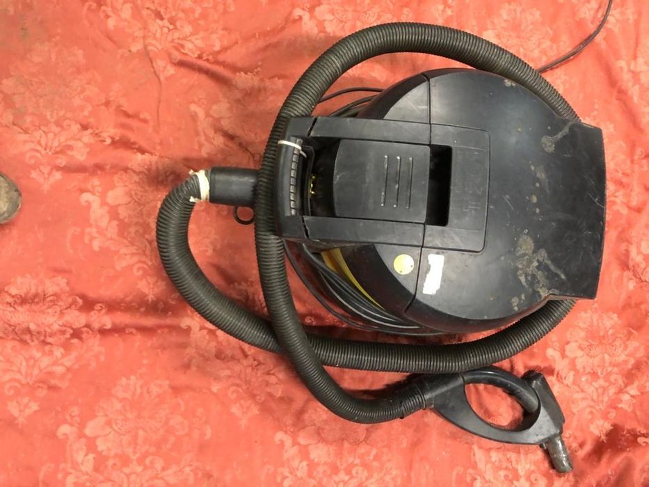 Aspirator karcher T201 cu perie electrica