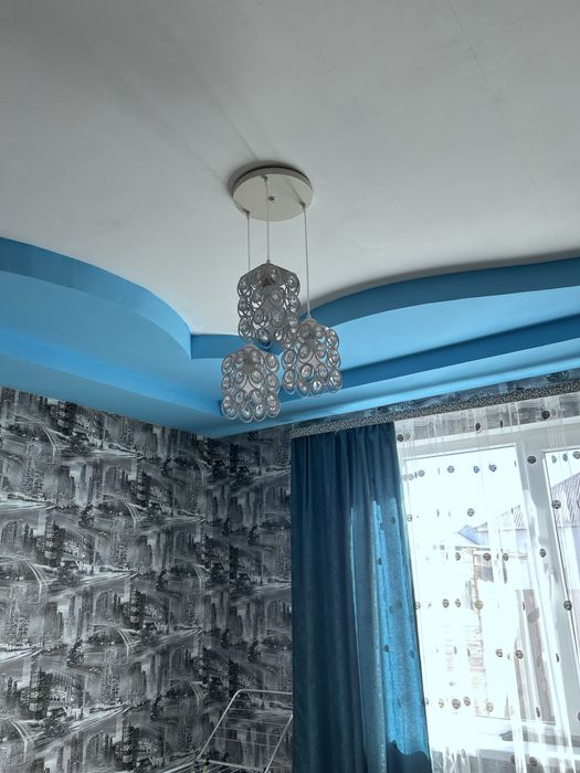 Продам люстру 5000