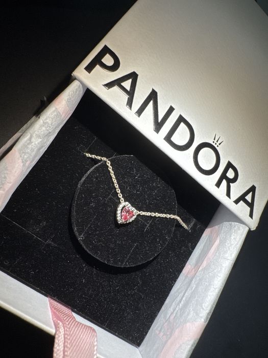 Сребърно колие Pandora с розов камък