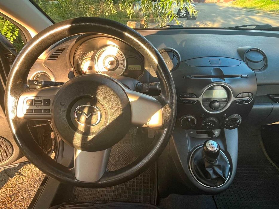 Ocazie! Mazda 2 (2009) 1.6 Diesel | Păstrată în Garaj | Doar 234151 km | Cauciucuri Noi