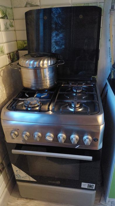Продам газовую плиту