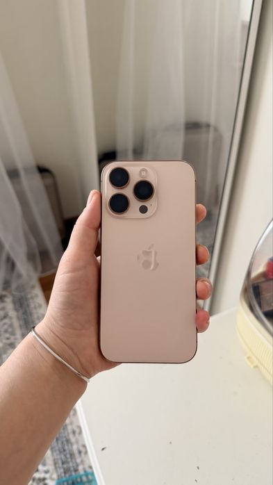 Iphone 16pro , в хорошем состоянии
