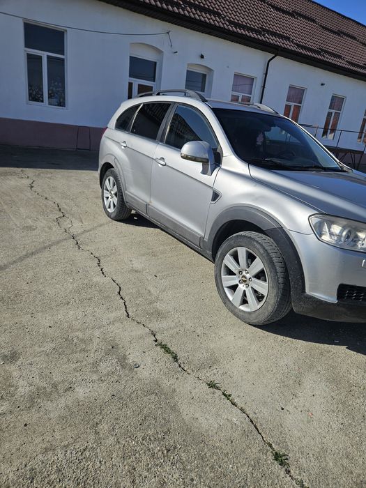Vând Chevrolet Captiva
