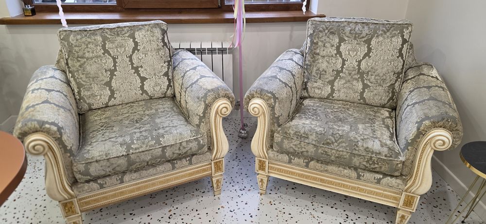 Диван и кресла итальянские