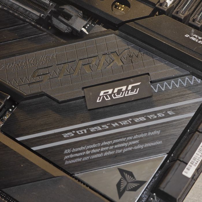 Плата Asus Rog strix Z690 E