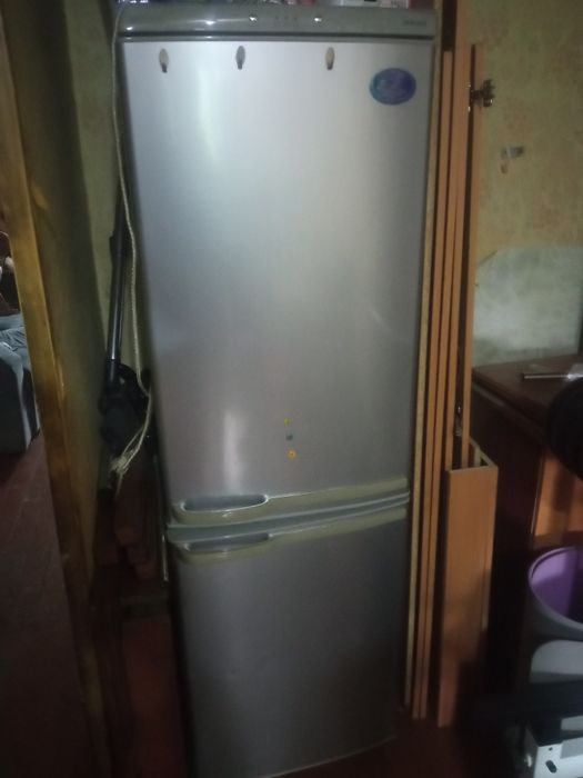 Холодильник бу продам