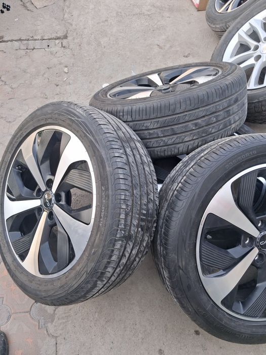 19 Buvaydi song plus diska balon