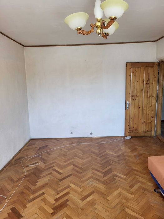 Apartament cu 2 camere de vanzare pe strada  9 mai