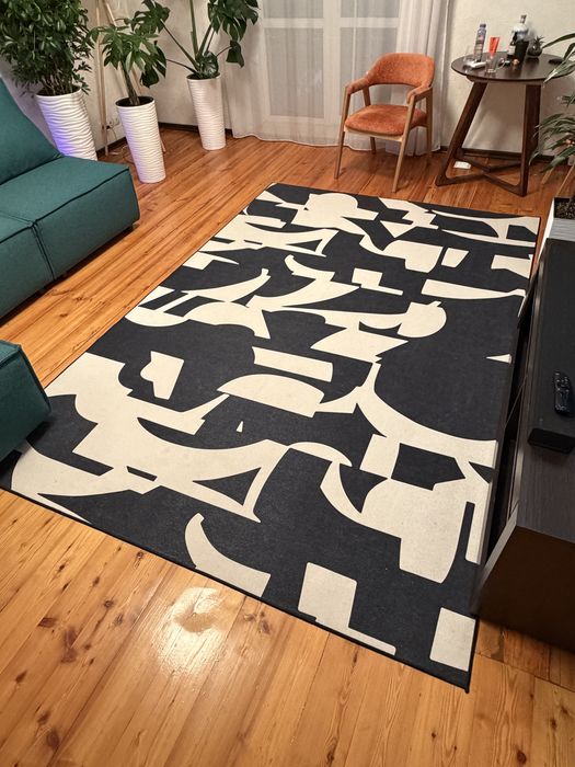 Продам ковер в гостиную 2х3 метра