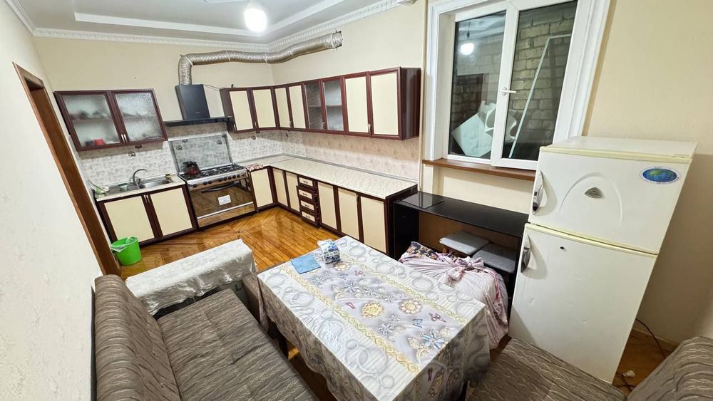 Недорогой Уютный Офис с возможностью проживания на  Ракат махалле 200м