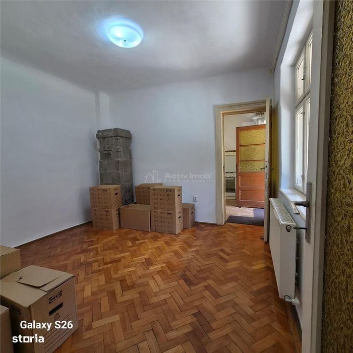 apartament 3 camere la curte, pivnita, centrala, Armeneasca- Mosilor