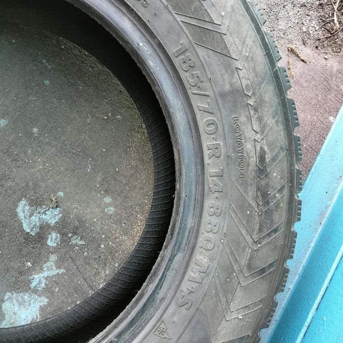Продам 4 шины б/у