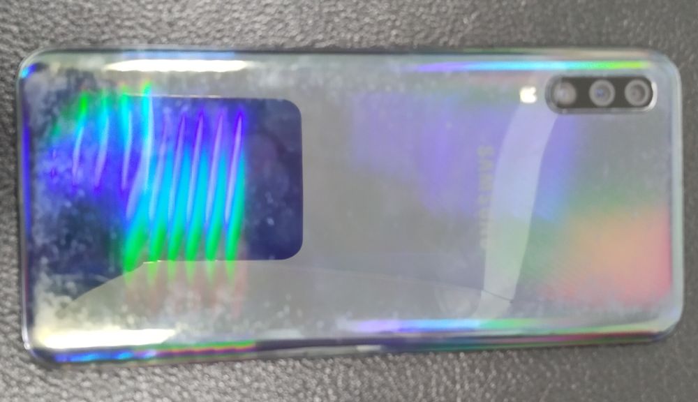 Samsung galaxy A50 ; 64/4GB