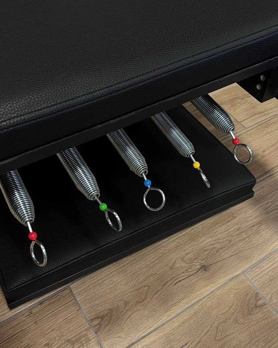 Vand aparate Reformer Pilates profesional cu turn, metal negru – aproape nou