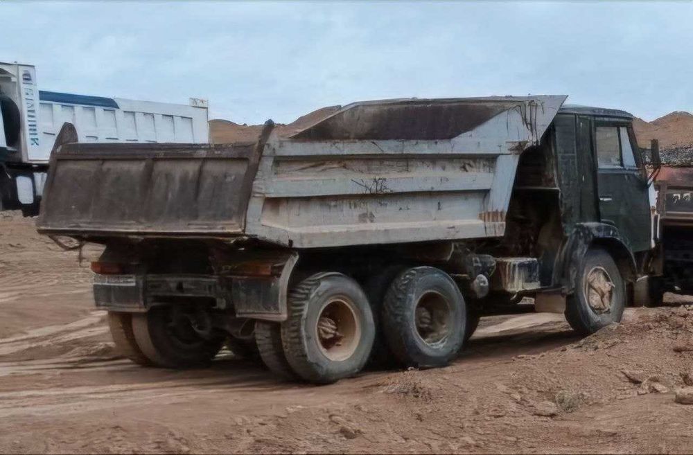 Продаётся самосвал КАМАЗ 5511