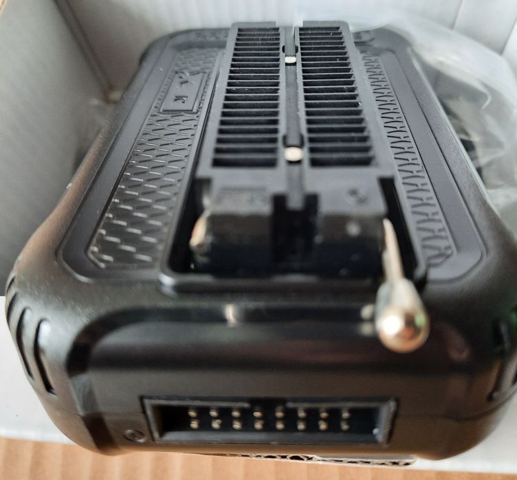 Програматор T48, TL866 G3 за EPROM, FLASH памети и микроконтролери