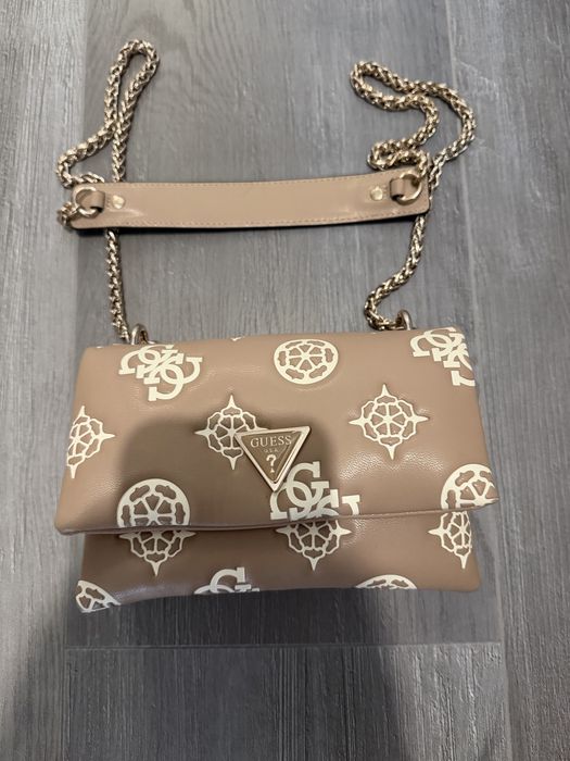 Чанта Guess чисто нова