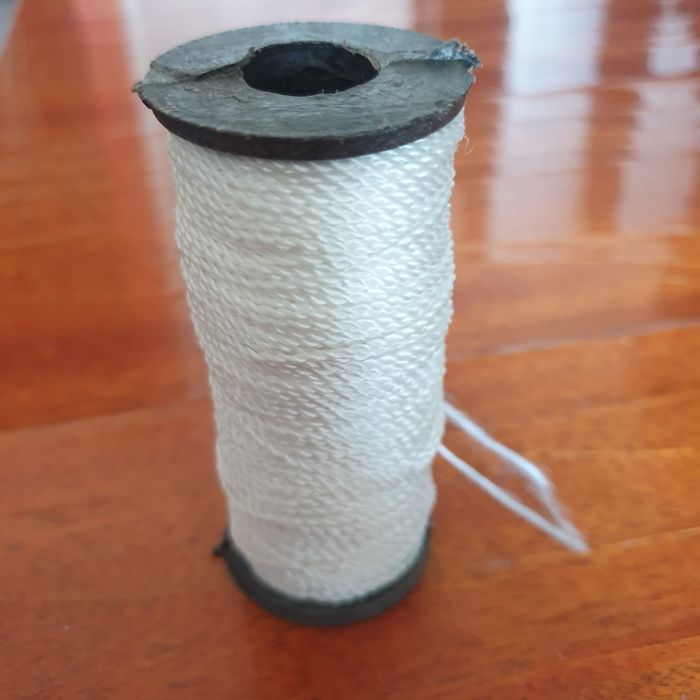 Шелковые нитки толстые.