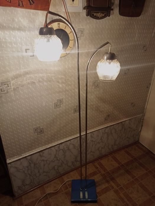 Советская настольная лампа.