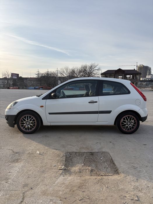 Форд фиеста 1.4TDi