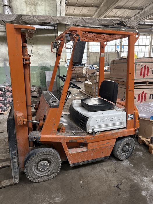 Kara  Tayota tehnikasi sotiladi Benzin mator da kamchiligi bor