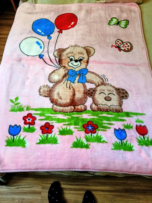 Погремушки , фирменные,одеяло  двух сторонее для  дет. кроват