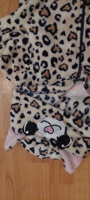 Pijama ghepard pufos 6-8 ani si jucarie