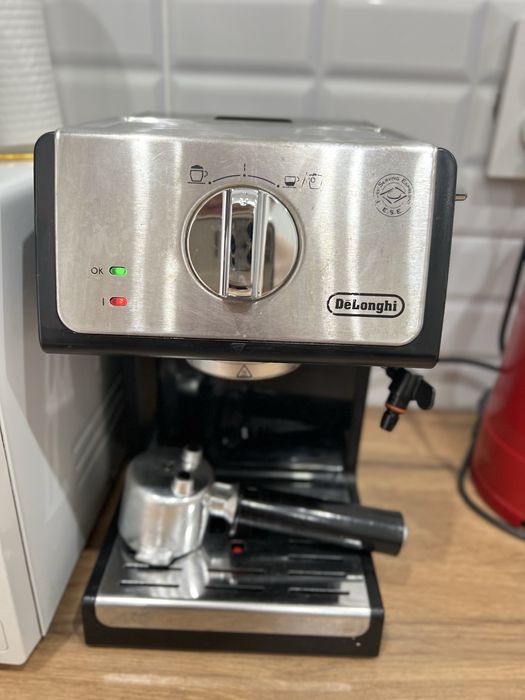 Кофеварка/кофемашина рожковая от Делонги