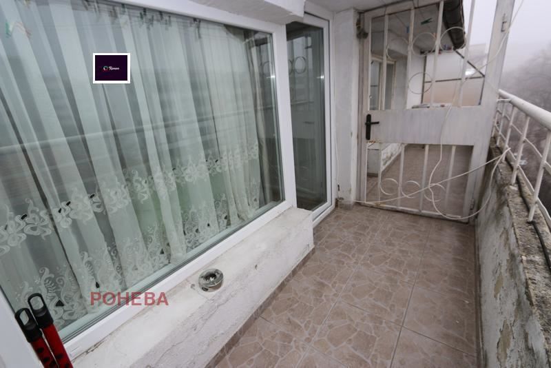 Дава се под наем Едностаен апартамент в Варна, Левски - 30 кв.м за 159.12 € - Снимка #6
