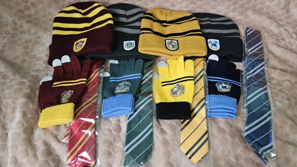 Чорапи и шалове на домовете Хари Потър