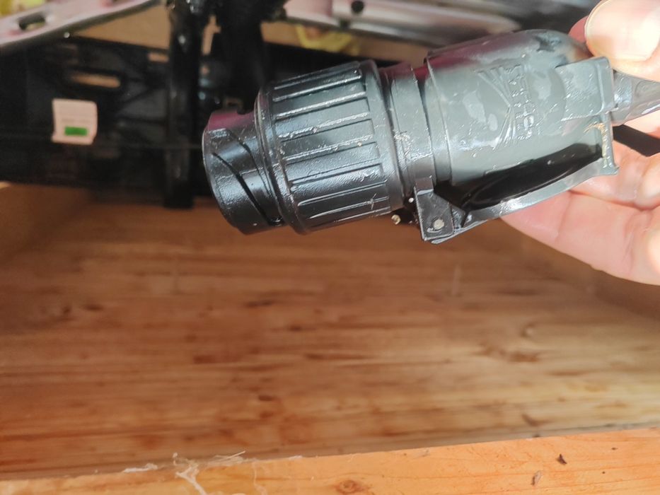 Sistem Thule suport 3 biciclete, cârlig