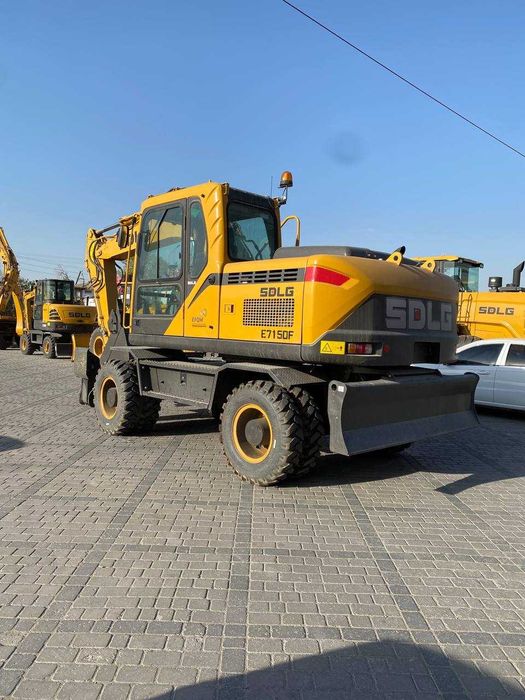 Колесный экскаватор SDLG   0,6 м³