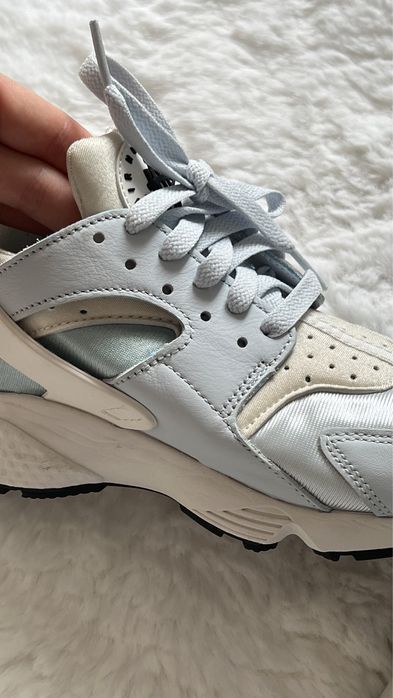 Продам кроссовки