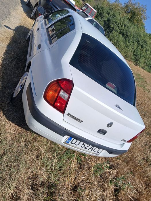Vând reno clio.