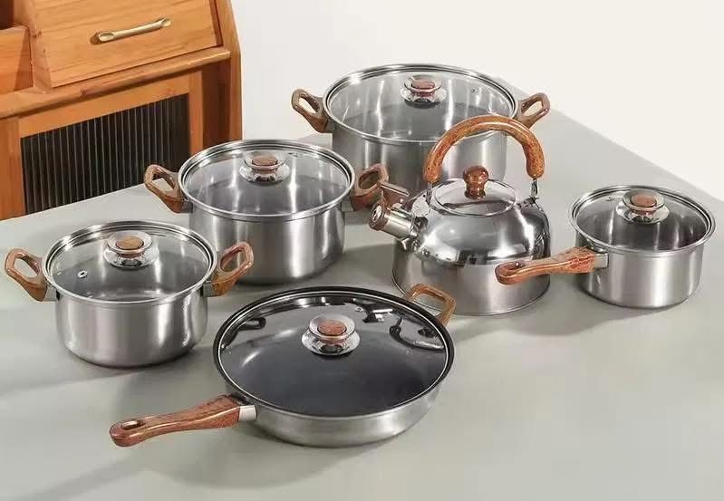 Комплект тенджери за готвене