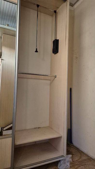 Большой раздвижной шкаф