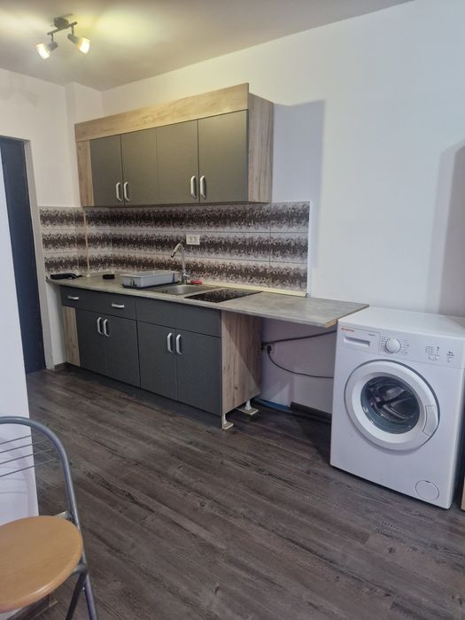 Închiriez in regim hotelier, garsonieră, amenajat modern,.