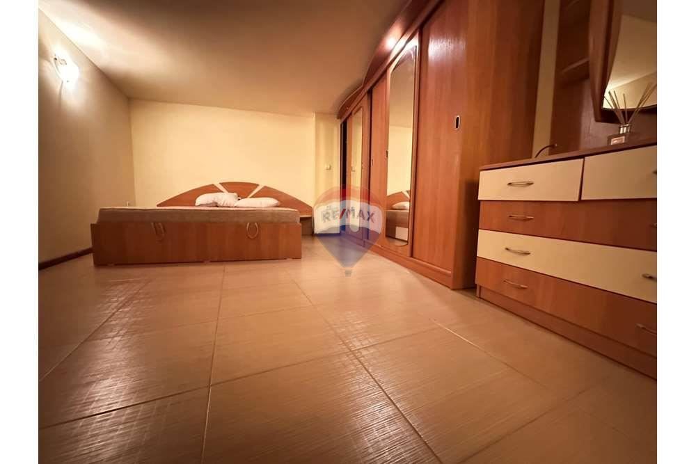 Продава се Двустаен апартамент в Варна, Бриз - 95 кв.м за 1264 €/кв.м - Снимка #4