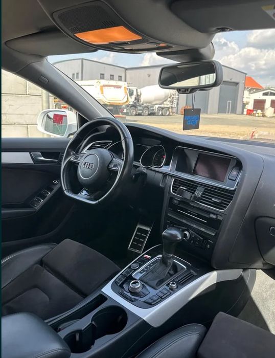 Vând Audi A5 facelift 2015