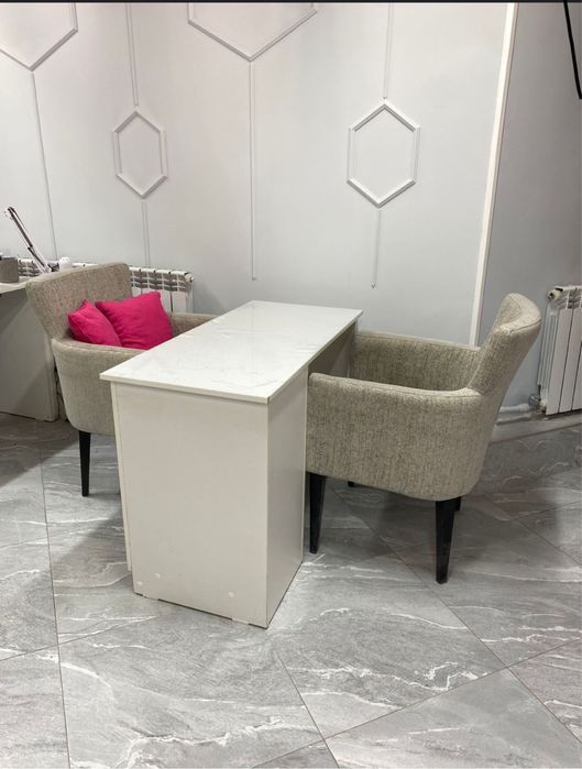 Сдам маникюрное место